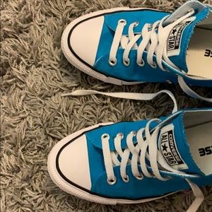 Teal low top converse